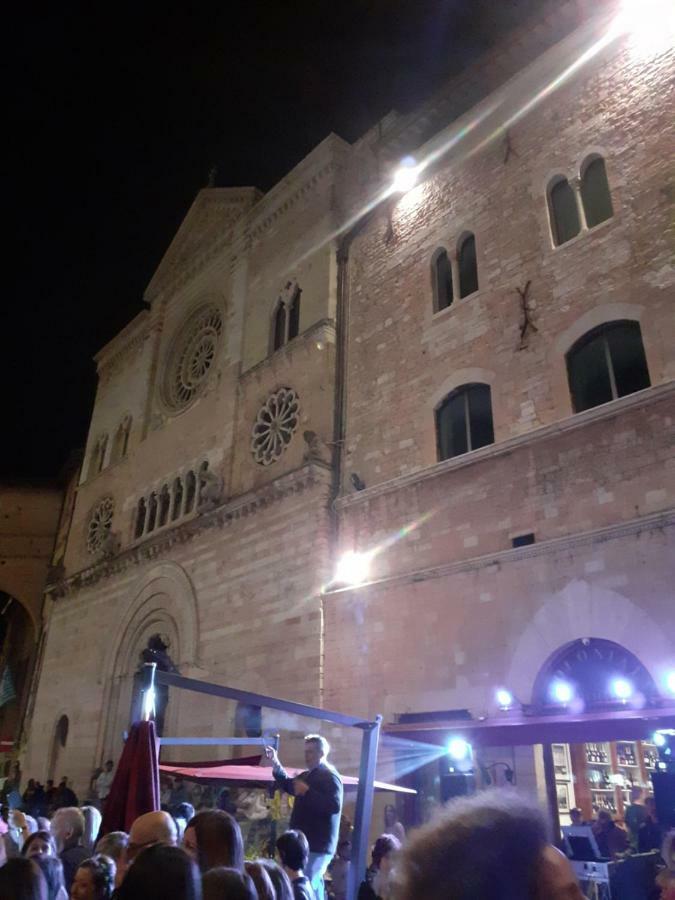 Apartamento La Casa Di Miri Foligno Exterior foto