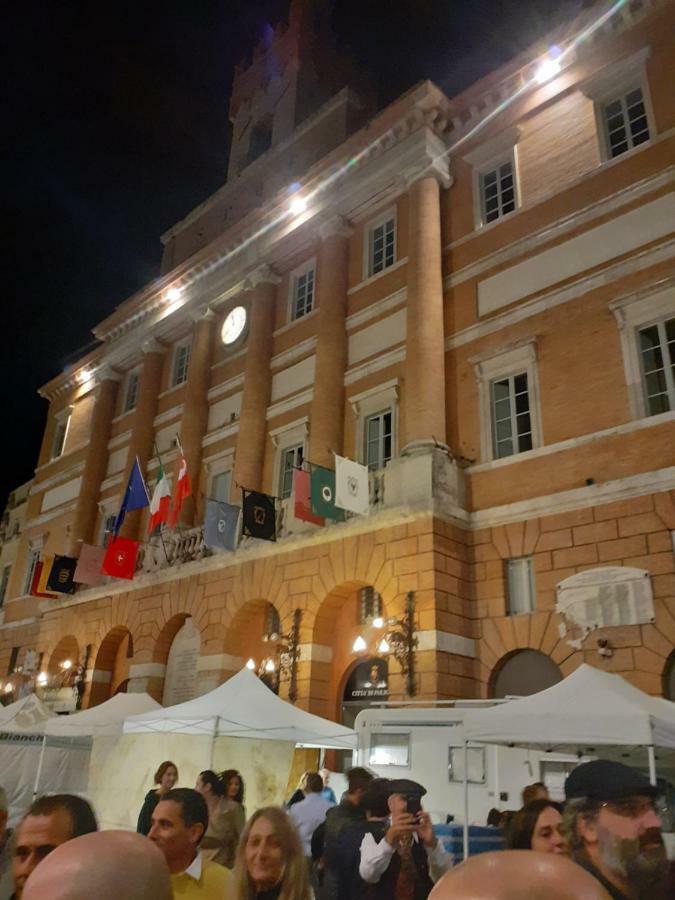 Apartamento La Casa Di Miri Foligno Exterior foto